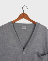 You can't go wrong with a little vintage flavor! This vintage 90s grey woolmix sweater is a true classic from the 90s, which makes it easy to combine with modern stuff. Grandpa's closet never looked so good, right?