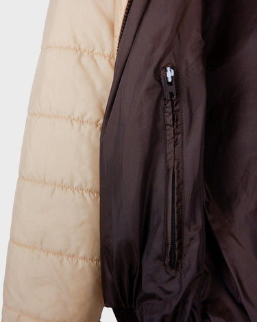 This '70s Vintage jacket is a reversible stunner, featuring a beige / brown flipside and a cozy faux fur collar. Throw it on for confidence look twice as nice - with half the effort!