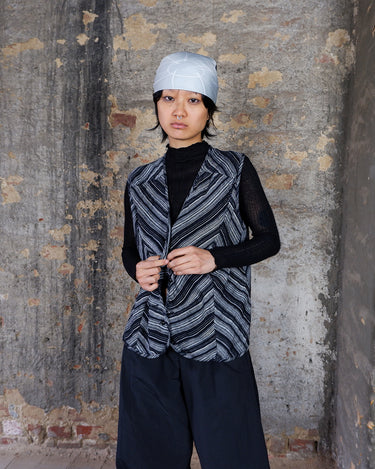 Vintage 90s black vest with grey and white chevron stripe pattern (thin fabric) | L