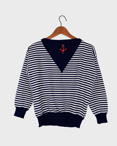 Sail off in style with this vintage 90s sailing sweater (very thin fabric)! Featuring navy blue stripes and a lightweight design, this sweater is perfect for a spring day. Get ready to sail in style!