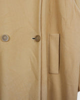 This Premium Vintage 80s coat is the perfect cosy companion! Crafted from a luxe yellow cashmere-wool blend that’ll keep you warm on the chilliest days, while its two rows of buttons and oversized fit flatter any figure. Bring the 80s back into your wardrobe. Fab with a side of funk!