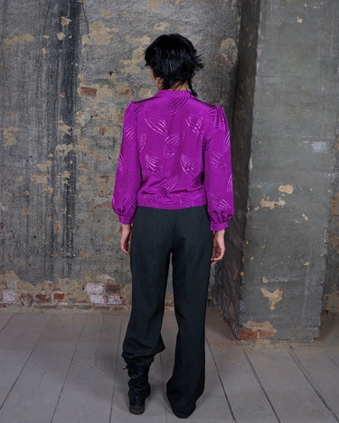 Vintage 80s dark pink longsleeve blouse with shimmering accents | XS