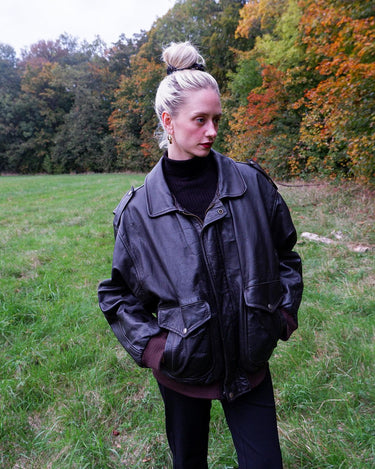 Take flight in style with our premium vintage 80s 90s Skott leather flight jacket. Made with the finest quality brown leather, this jacket is perfect for those looking to add some timeless style to their wardrobe.