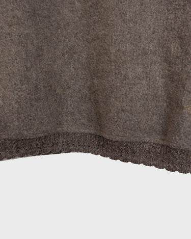 Get cozy in this Vintage 80s brown sweater, complete with beautiful floral stitching. Perfect for chilly days, this sweater is the ultimate way to stay snug. Cozyness is calling!