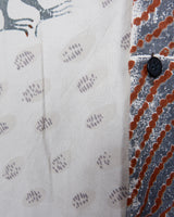 Vintage 90s brown and white patterned shirt in L-XL, designed for anyone who’s all about that authentic vintage vibe. Lightweight and relaxed, it brings easygoing style to your daily look without breaking a sweat. Perfect for those who want to keep it cool and casual every day.