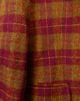This vintage blazer combines cozy and casual vibes with a touch of grandpa-style charm. The burgundy tartan/checkered pattern adds a playful twist to this 90s piece. Go ahead and grab this wool blazer! Please keep in mind, that this jacket has some flaws at the lining near the armpits (already repaird - last photos).