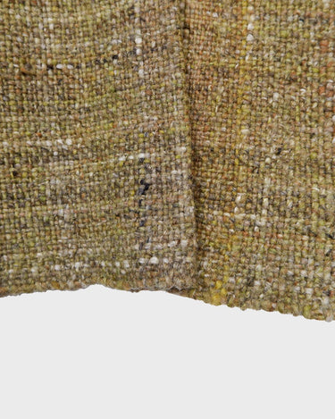 This vintage 80s 90s jacket is anything but ordinary - with a mix of green and multicolor sahde, it's a playful and unique addition to any wardrobe. The natural fabric adds to the relaxed, casual vibe!