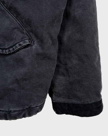 The Premium Vintage 90's ENERGIE black denim hooded jacket (used look) is the must-have item for those who want to add some edge to their wardrobe. Its unique design and quality materials give off a cool, laid-back vibe!
