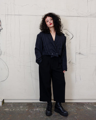 Vintage 80s dark grey crop fit blazer with shoulder pads | L