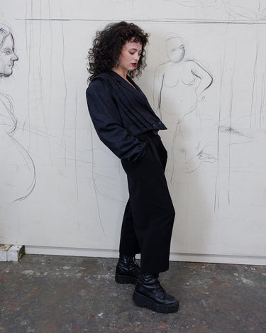 Vintage 80s dark grey crop fit blazer with shoulder pads | L
