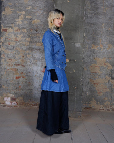 Embrace your love for denim with this vintage 80s denim jacket and let's be honest, who doesn't love a good vintage find?!