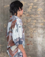 Vintage 90s brown and white patterned shirt in L-XL, designed for anyone who’s all about that authentic vintage vibe. Lightweight and relaxed, it brings easygoing style to your daily look without breaking a sweat. Perfect for those who want to keep it cool and casual every day.