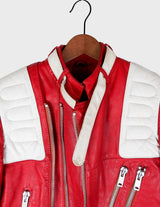 Ready for this vintage Hein Gericke motorcylce leather jacket?! It's perfect for the rebel in you. So, what are you waiting for? Let's hit the gas!
