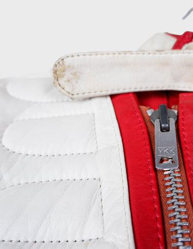 Ready for this vintage Hein Gericke motorcylce leather jacket?! It's perfect for the rebel in you. So, what are you waiting for? Let's hit the gas!