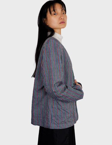 Treat yourself to a totally radical 80s blazer (thin) ! This striped piece has all the vintage vibe of the era, plus some unmistakable shoulder pads for that extra edge.