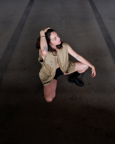 Vintage 90s y2k beige/brown workwear style vest with multiple pockets | L-XL