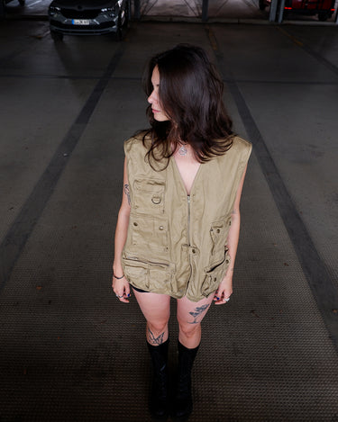 Vintage 90s y2k beige/brown workwear style vest with multiple pockets | L-XL