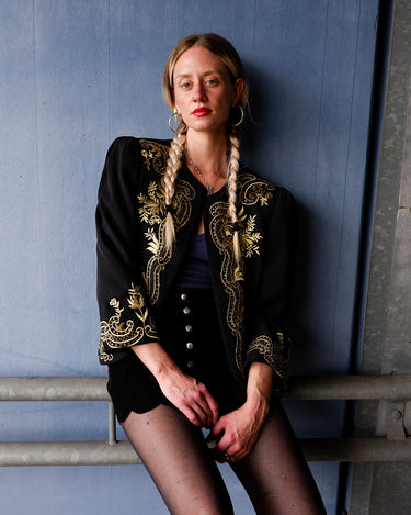 Vintage 80s spring blazer with golden stitches and shoulder pads (no closure) | S-M