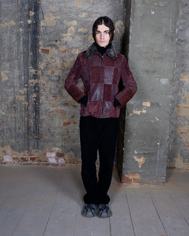 Slay the patchwork pattern look with this vintage Redbrown leather jacket with its removable fake fur collar.