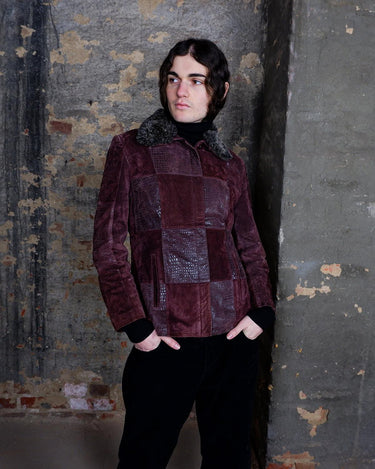 Slay the patchwork pattern look with this vintage Redbrown leather jacket with its removable fake fur collar.