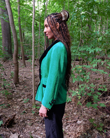 Vintage 80s smaragd green tailored blazer with baroque beaded embroidery & velvet details and shoulder pads | S