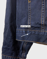 Timeless and effortlessly cool – this vintage dark blue denim jacket in size XXL is the ultimate unisex essential for oversized streetwear lovers. With its clean lines, strong silver buttons, and classic contrast stitching, it’s built for layering and everyday style. Whether you’re dressing it up or down, this jacket adds instant character to any outfit. Comfortable, durable, and easy to wear – your new go-to piece is right here.