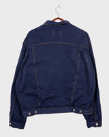 Timeless and effortlessly cool – this vintage dark blue denim jacket in size XXL is the ultimate unisex essential for oversized streetwear lovers. With its clean lines, strong silver buttons, and classic contrast stitching, it’s built for layering and everyday style. Whether you’re dressing it up or down, this jacket adds instant character to any outfit. Comfortable, durable, and easy to wear – your new go-to piece is right here.