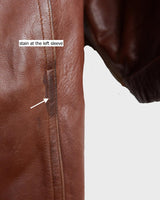 Timeless and effortlessly chic – this vintage women’s leather coat is made from lightweight genuine leather in a rich brown tone. Its relaxed silhouette flatters every figure, while the plush faux fur collar adds a hint of luxe. Perfect for layering through the seasons.