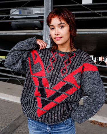 Vintage 80s  grey sweater with red geometric pattern | M-L