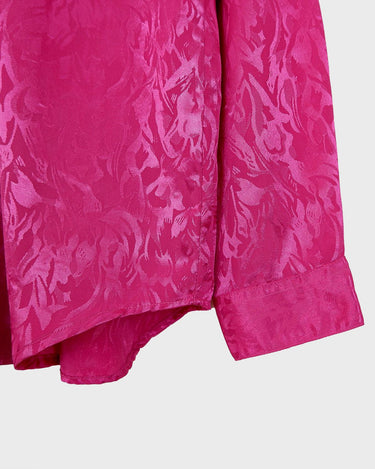 This pink blouse will have you feelin' those '80s vibes! Enjoy all that extra sparkle with this glitzy long sleeve look!