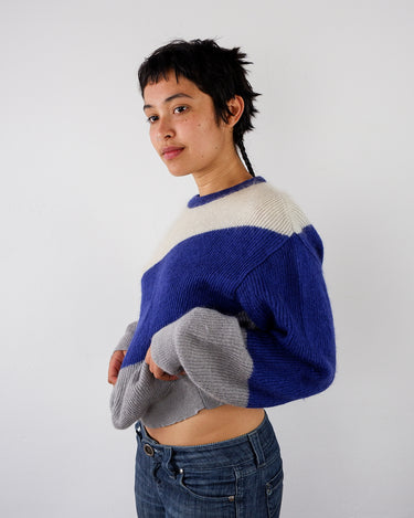 Vintage 80s AVON KNITWEAR striped sweater in white, blue and gray | M