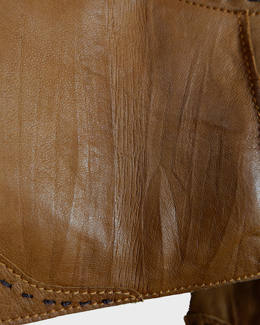 Looking for a spring statement piece? This premium brown lamb leather blazer (thin!) is the answer! With its buttery soft feel, boho stitching details and different leather textures it's a must-have!