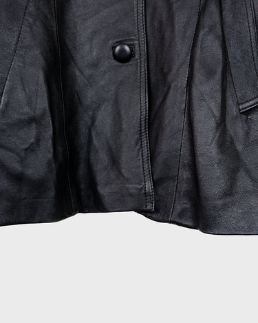 Sleek, edgy, and timeless – this vintage 80s black leather jacket is a true classic.
Made from genuine leather with a clean, structured fit, this piece blends bold 80s energy with modern minimalism. The sharp cut gives that effortlessly cool edge, perfect for everyday wear.