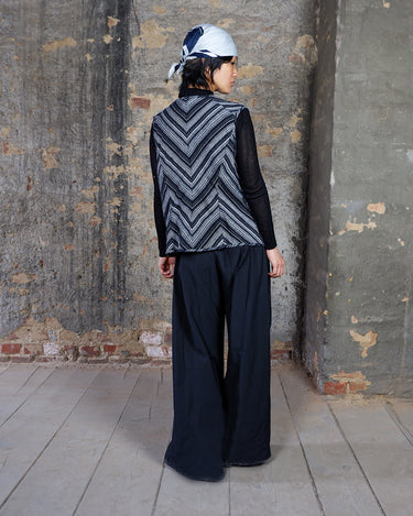 Vintage 90s black vest with grey and white chevron stripe pattern (thin fabric) | L