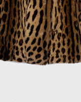 Go wild with our Premium Vintage 70s leo optic fur jacket! This real fur coat is perfect for autum / early winter. Embrace your wild side and add a touch of luxury to your wardrobe! Let's gooo!