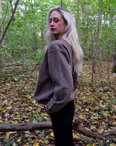 Get cozy in this Vintage 80s brown sweater, complete with beautiful floral stitching. Perfect for chilly days, this sweater is the ultimate way to stay snug. Cozyness is calling!