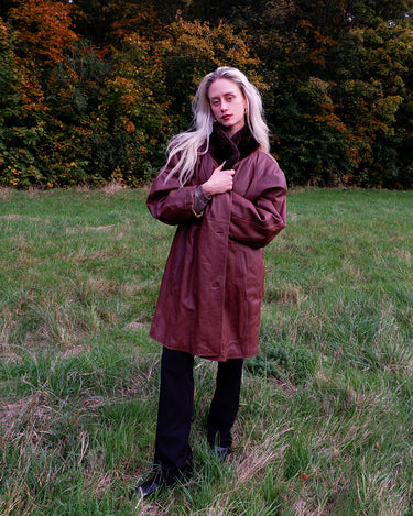 Vintage 80s brown leather coat with faux fur collar (oversized fit) | M-L