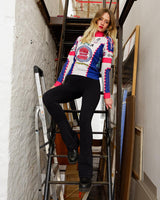 This Vintage 80s 90s cycling jacket is the perfect lightweight garment for all your biking needs! Now you can get through your ride in comfort and style, with its stretchable fabric and its warm, cosy lining. Slip it on and ride off into the sunset! 