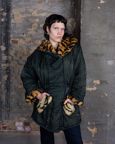 90s Vintage Y2k shimmering golden-green lightweight spring autumn parka with adjustable waist and leopard trim | Size M-XL