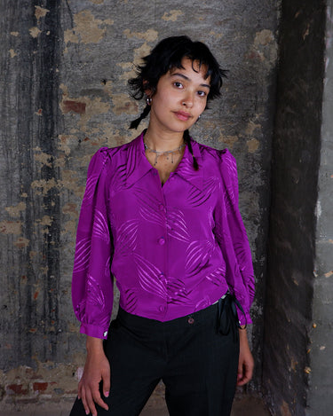 Vintage 80s dark pink longsleeve blouse with shimmering accents | XS