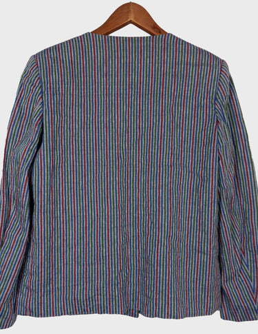   Treat yourself to a totally radical 80s blazer (thin) ! This striped piece has all the vintage vibe of the era, plus some unmistakable shoulder pads for that extra edge.